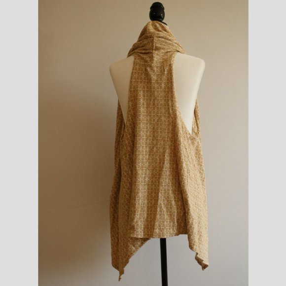 π¨π¦ Leave Nothing But Footprints Shawl/Shrug - Picture 3 of 7